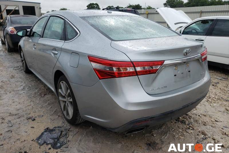 Toyota Avalon 2015 — photo 2