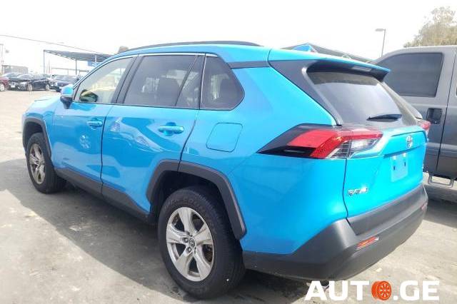 Toyota RAV4 2019 — photo 2