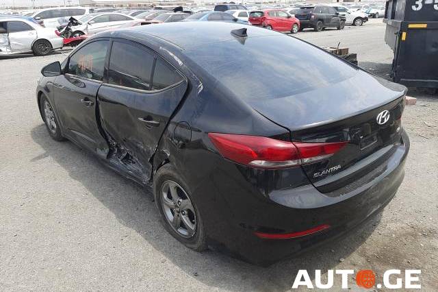 Hyundai Elantra 2018 — photo 2