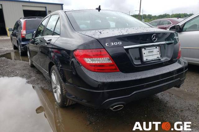 Mercedes-Benz C-300-Merc 2012 — photo 2