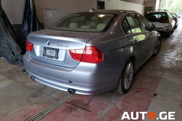 BMW 335 2011 — photo 2
