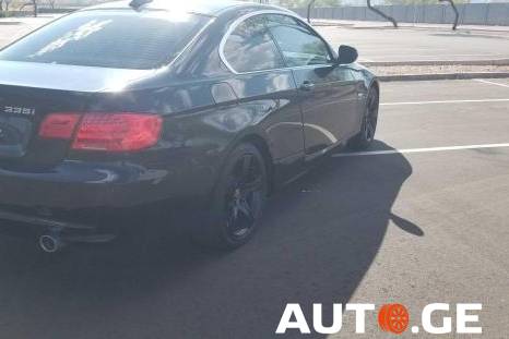 BMW 335 2011 — photo 2