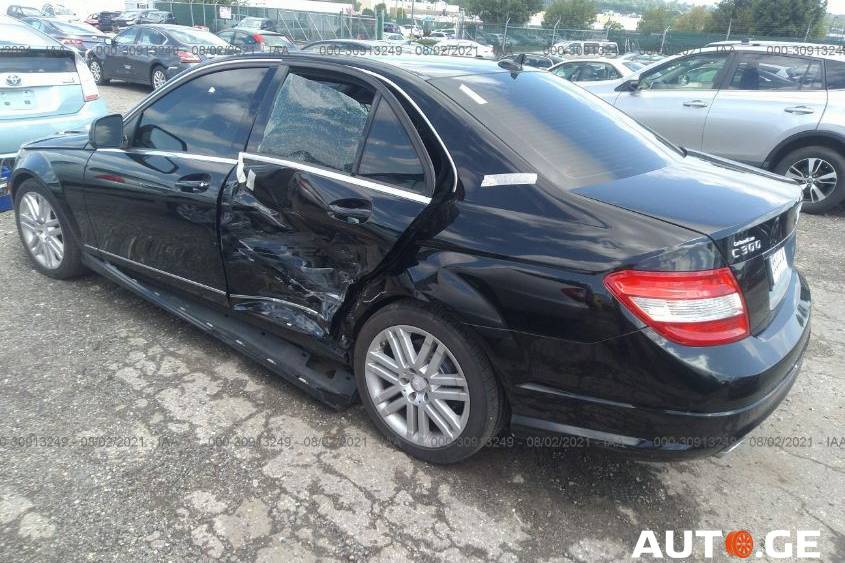 Mercedes-Benz C-Class 2009 — photo 2