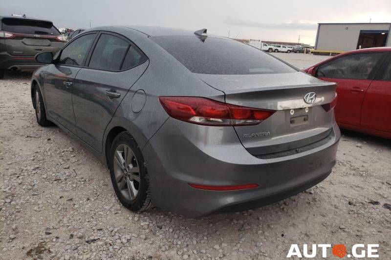 Hyundai Elantra 2017 — photo 2