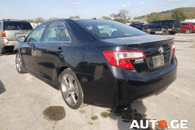 Toyota Camry 2014 — photo 2