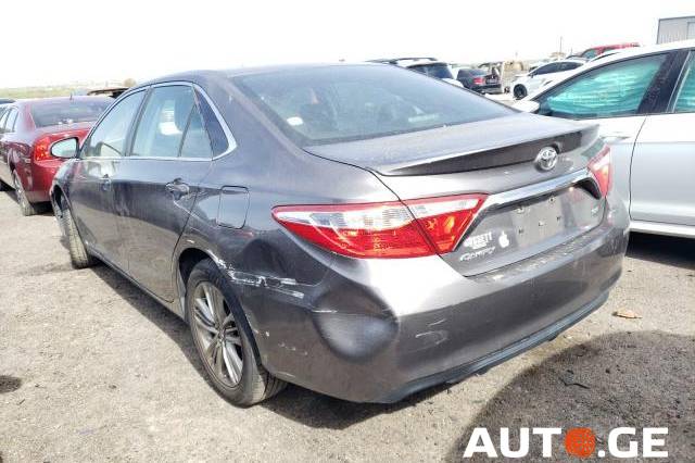 Toyota Camry 2015 — photo 2