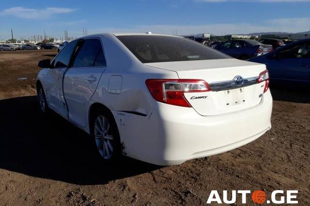 Toyota Camry 2013 — photo 2