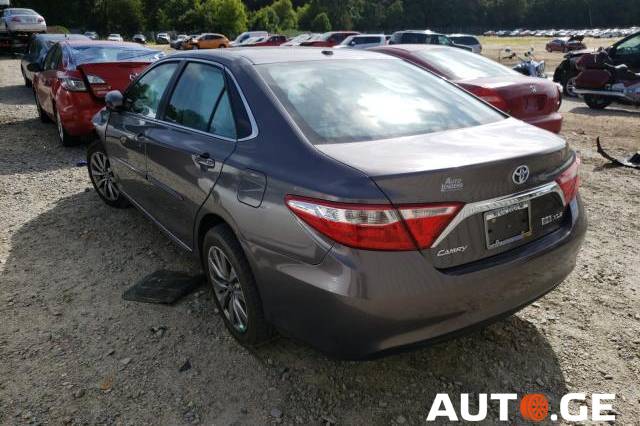 Toyota Camry 2017 — photo 2