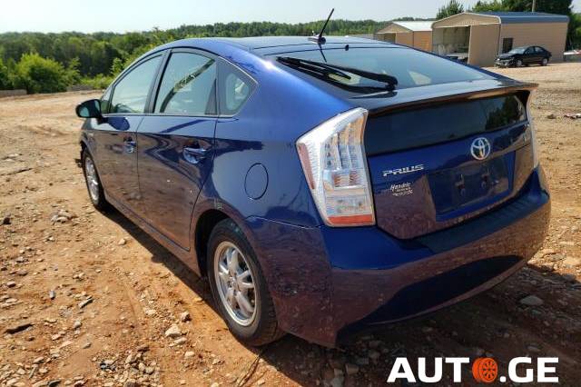Toyota Prius 2011 — photo 2