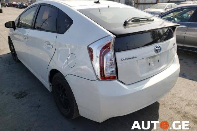Toyota Prius 2014 — photo 2