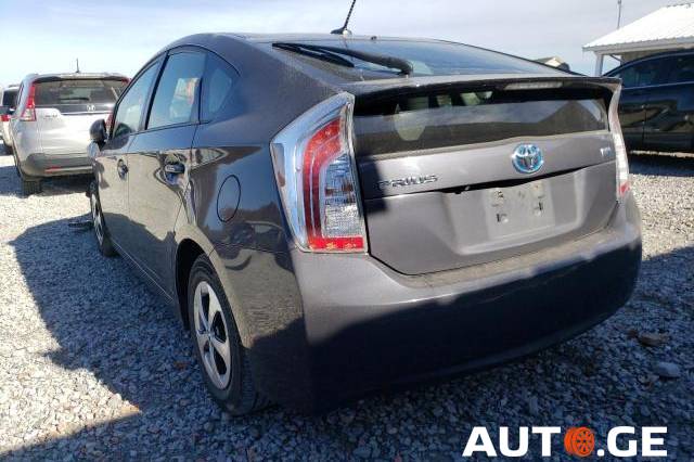 Toyota Prius 2012 — photo 2