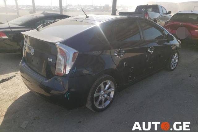 Toyota Prius 2014 — photo 2