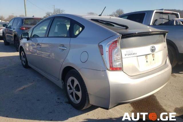 Toyota Prius 2014 — photo 2