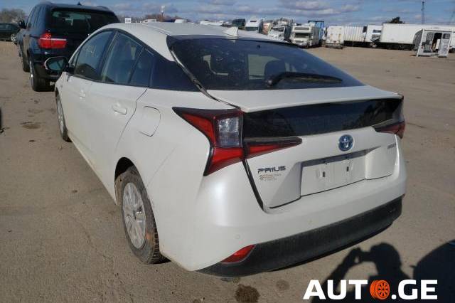Toyota Prius 2019 — photo 2