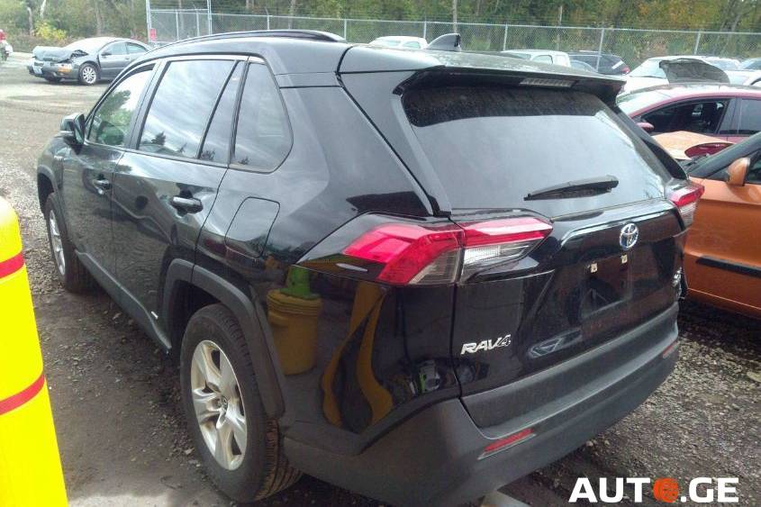 Toyota RAV4 2019 — photo 2