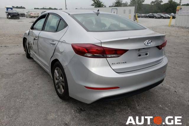 Hyundai Elantra 2018 — photo 2