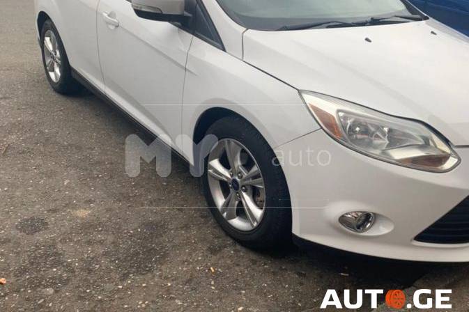Ford Focus 2013 — photo 2
