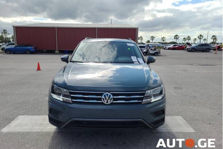 Volkswagen Tiguan 2020 — photo 2