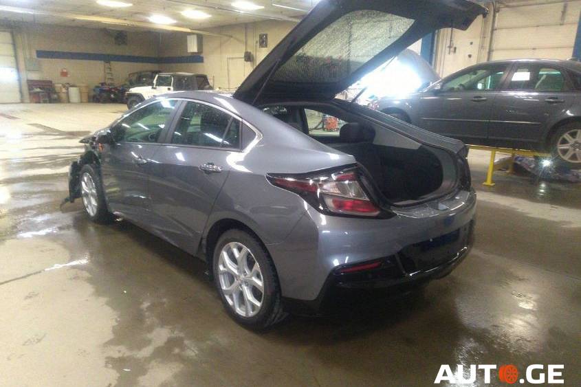 Chevrolet Volt 2018 — photo 2
