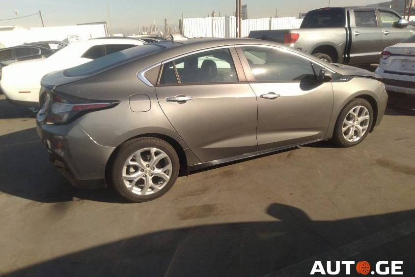 Chevrolet Volt 2017 — photo 2