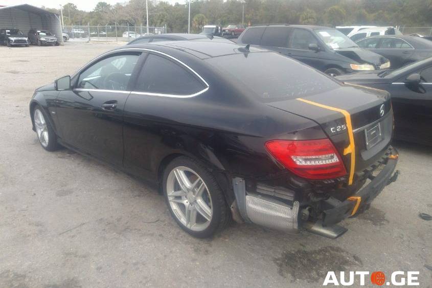 Mercedes-Benz C-250C 2012 — photo 2