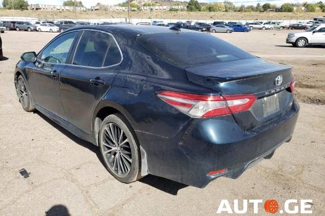 Toyota Camry 2019 — photo 2