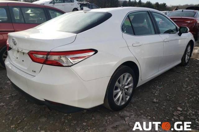 Toyota Camry 2019 — photo 2