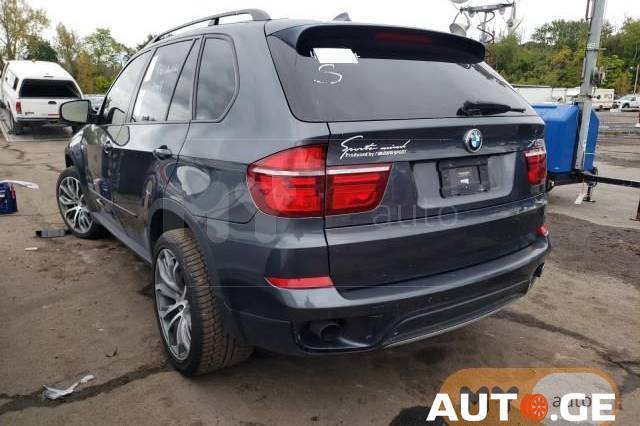 BMW X5 2012 — photo 2