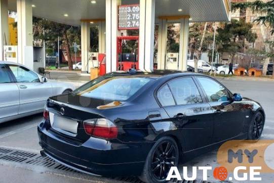BMW 330 2005 — photo 2