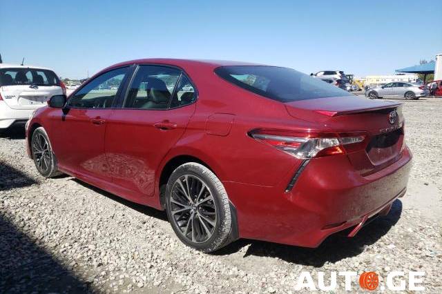 Toyota Camry 2018 — photo 2