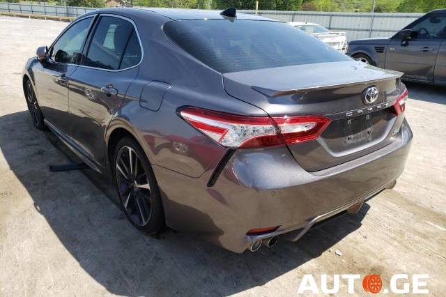 Toyota Camry 2020 — photo 2