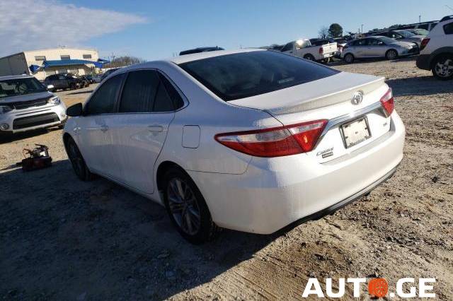 Toyota Camry 2015 — photo 2