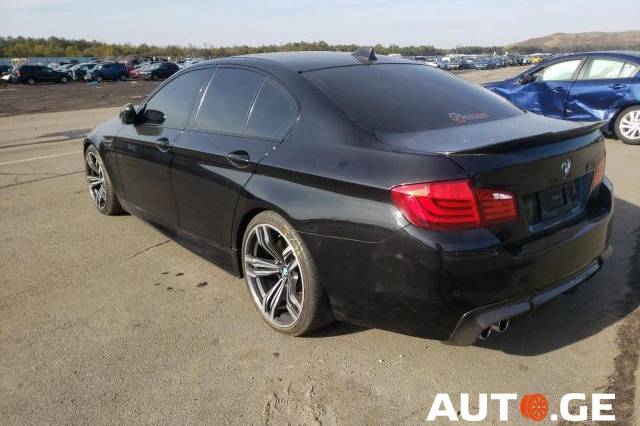 BMW M5 2015 — photo 2