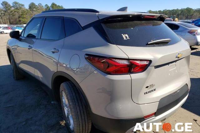 Chevrolet Blazer 2021 — photo 2