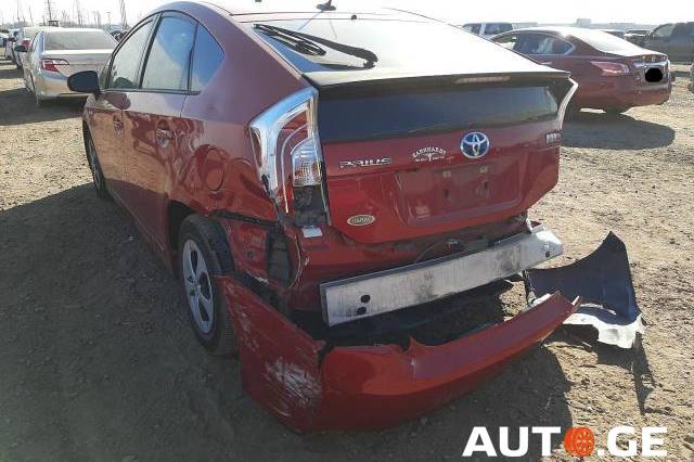 Toyota Prius 2014 — photo 2