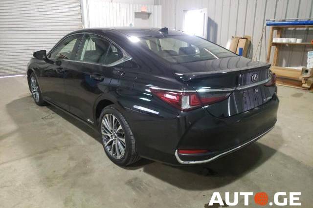 Lexus Es300 2019 — photo 2