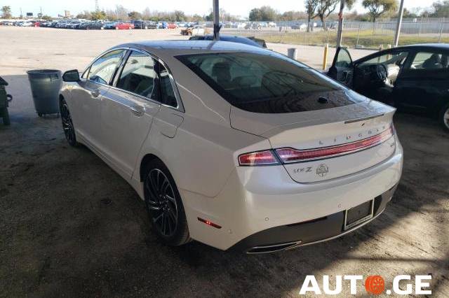Lincoln MKZ 2020 — photo 2