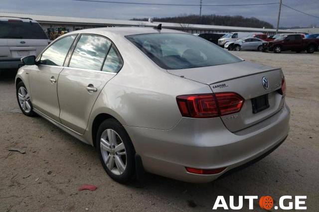Volkswagen Jetta 2013 — photo 2