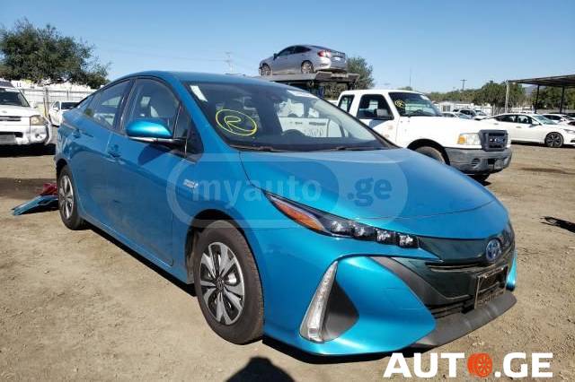 Toyota Prius 2017 — photo 2