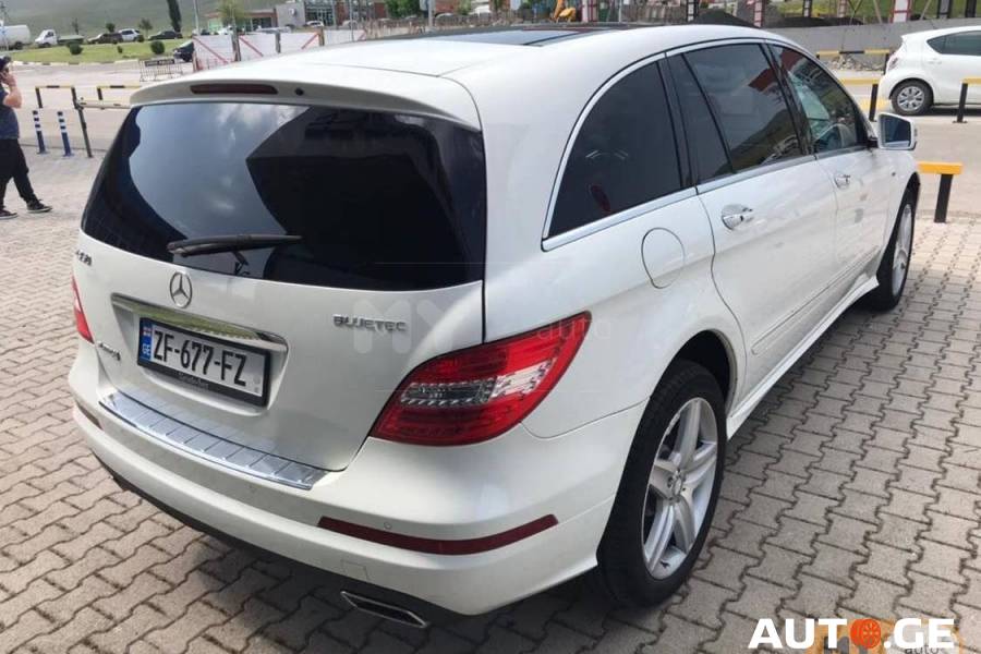 Mercedes-Benz R-350D 2011 — photo 2