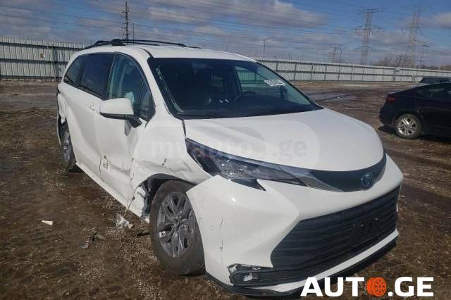 Toyota Sienna 2021 — photo 2