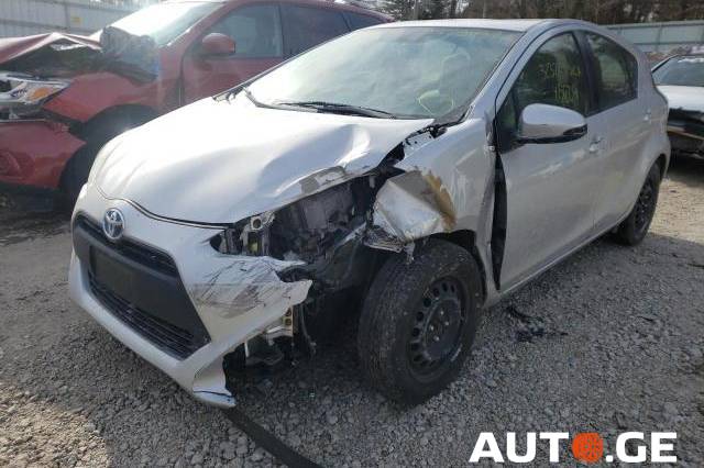 Toyota Prius 2016 — photo 2