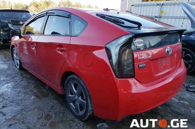 Toyota Prius 2015 — photo 2