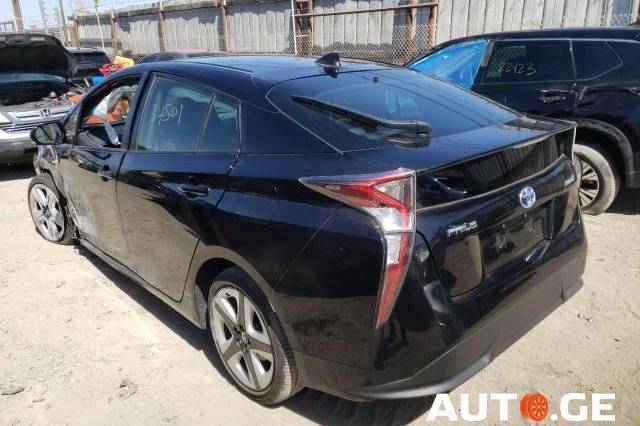 Toyota Prius 2017 — photo 2