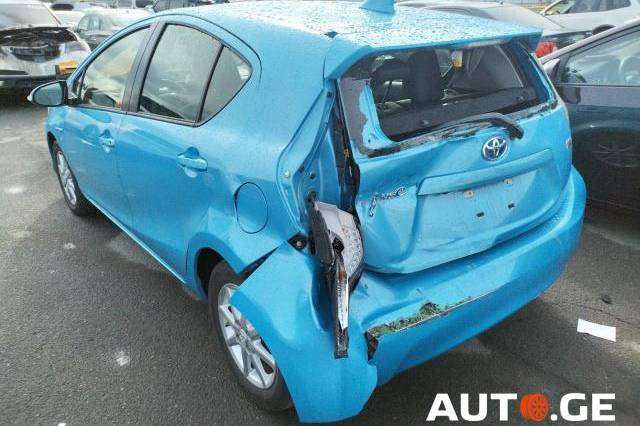 Toyota Prius 2016 — photo 2