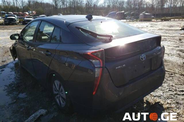 Toyota Prius 2017 — photo 2