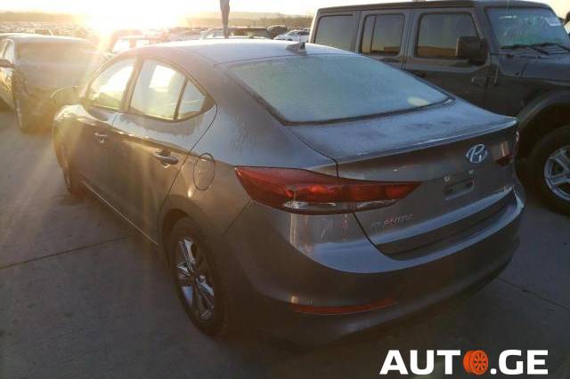 Hyundai Elantra 2018 — photo 2