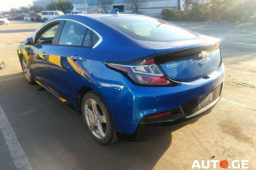 Chevrolet Volt 2017 — photo 2