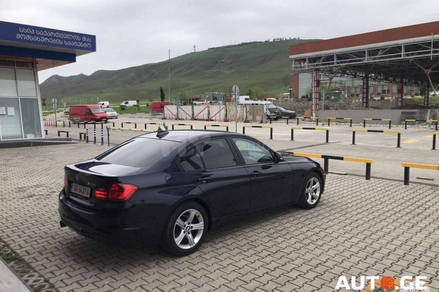 BMW 320 2012 — photo 2