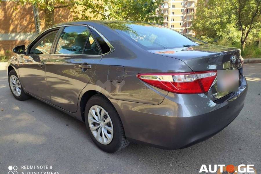 Toyota Camry 2017 — photo 2